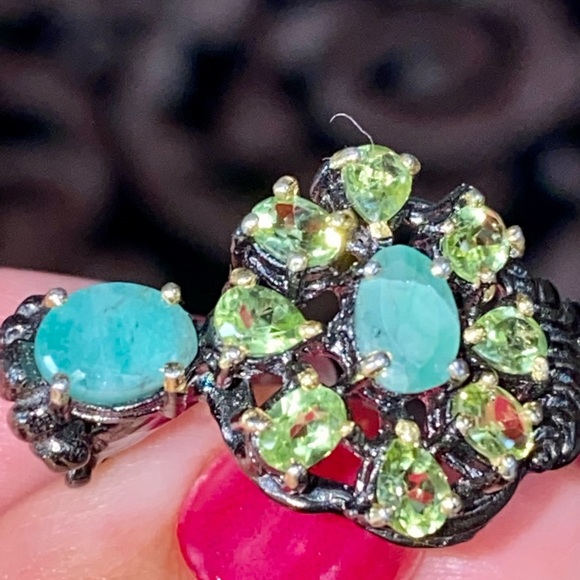 Classy Genuine Emerald Peridot Ring - Picture 9 of 12